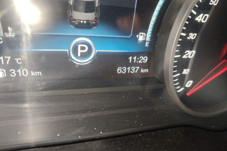 Used Hongqi H5 2019 30TD Smart Connect Dynamic Edition Odometer Close Up