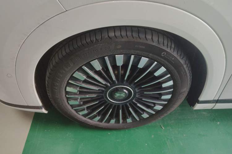 Used XPeng X9 2025 740 Ultra-Long Range Max
