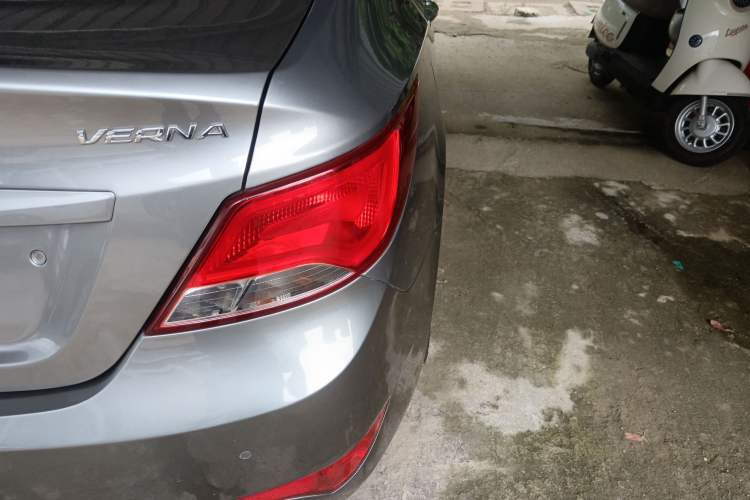 Used Hyundai Verna (older generation) 2014 1.4L Automatic Smart GLS Exterior 6