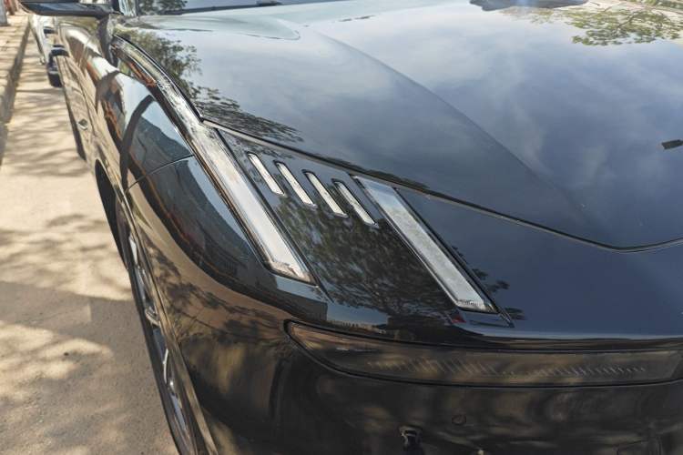 Used Lynk & Co Z10 2025 95 kWh 766 km Range Rear-Wheel Drive Max