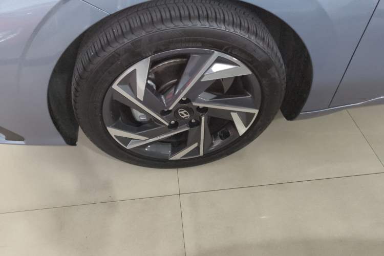 Used Hyundai Elantra 2023 1.5L CVT LUX Prestige Edition Left Front Wheel Hub