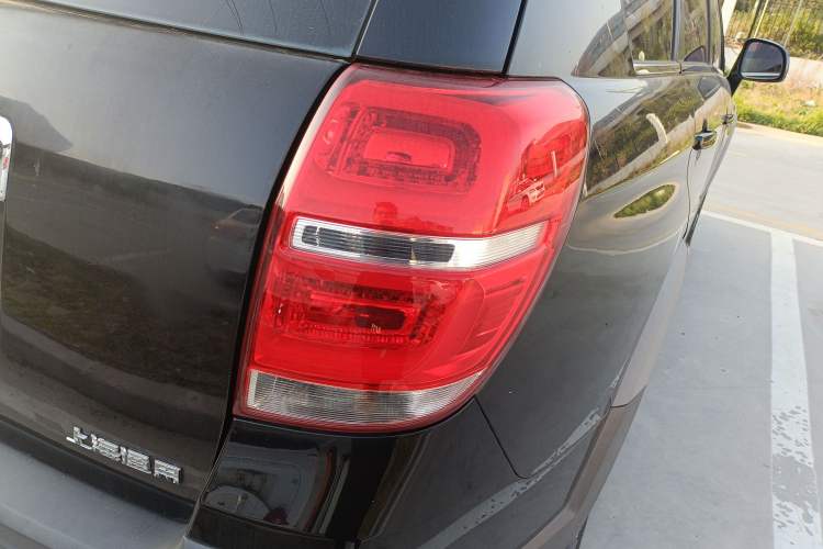 Used Chevrolet Captiva 2015 2.4L Two-Wheel Drive Urban Version 5 Seats Right Rear Taillight