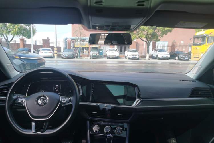 Used Volkswagen Sagitar 2020 200TSI DSG Comfort Version China VI Standard Headliner