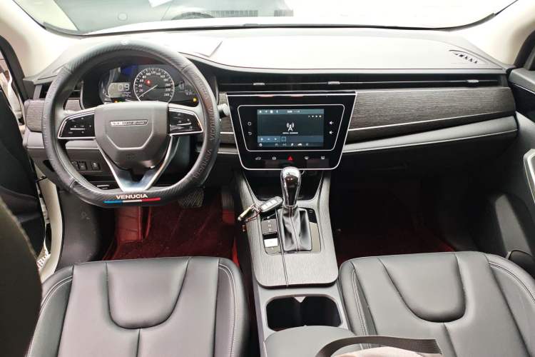 Used Venucia D60 2021 PLUS 1.6L XL CVT Yue Ling Edition Center Console