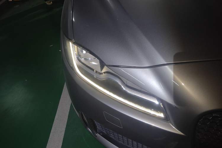 Used Jaguar F-PACE 2020 2.0T Rally Edition Right Front Headlight