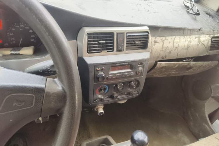 Used Wuling Rongguang 2011 1.2L Base Version
