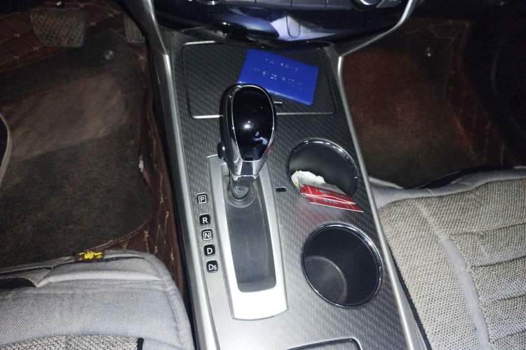 Used Nissan Teana 2016 Revised Version 2.0L XL Comfort Edition Gear Lever