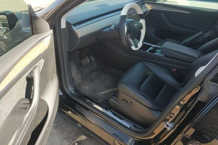 Used Tesla Model Y 2021 Standard Range Rear-Wheel Drive Version