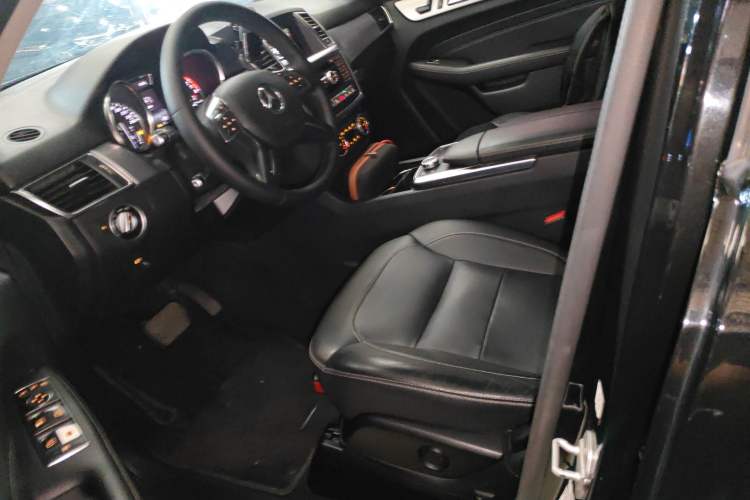 Used Mercedes-Benz M-Class 2014 ML 320 4MATIC Left Front Seat