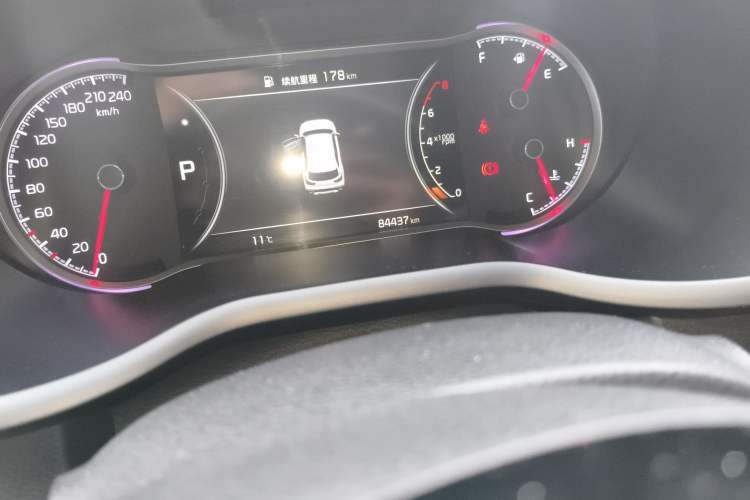 Used Kia Sportage R 2018 2.0L Automatic Smart Luxury Version China V Standard Odometer Close Up