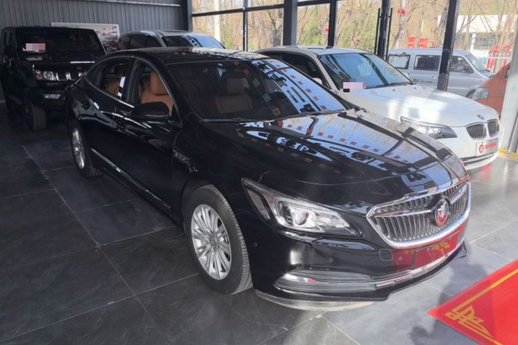 Used Buick LaCrosse 2016 20T Luxury Model Front Right 45 Deg