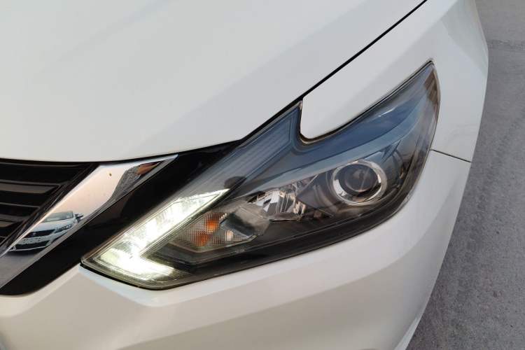 Used Nissan Teana 2016 2.0L XL Comfort Edition Left Front Headlight