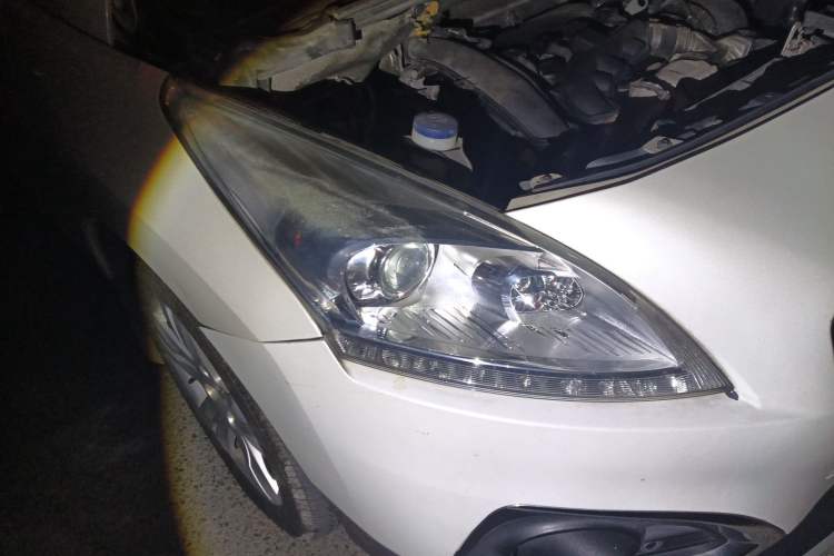 Used Peugeot 3008 2013 1.6THP Automatic Prestige Edition Right Front Headlight