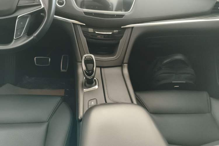 Used Cadillac XT5 2018 25T Luxury Model