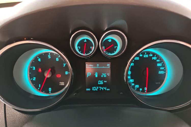 Used CHANGAN CS35 2015 1.6L Automatic Luxury Model China V Standard
