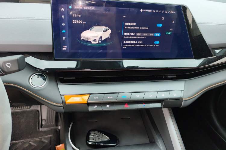 Used CHANGAN UNI-V 2022 1.5T Prestige Version
