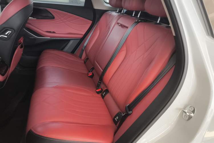 Used EXEED Stellar 2023 400T Two-Wheel Drive Comfort Flyfish Edition