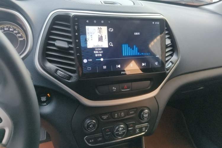 Used Jeep Cherokee 2016 2.4L Leading Edition
