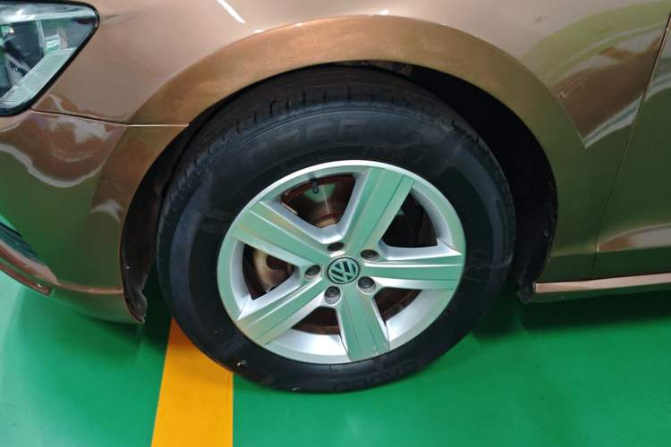 Used Volkswagen Lamando 2017 230TSI DSG Fashion Edition Left Front Wheel Hub