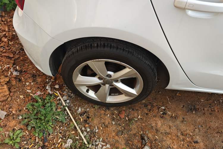 Used Audi A1 2016 30 TFSI Sportback Design Fashion Edition Right Rear Wheel Hub