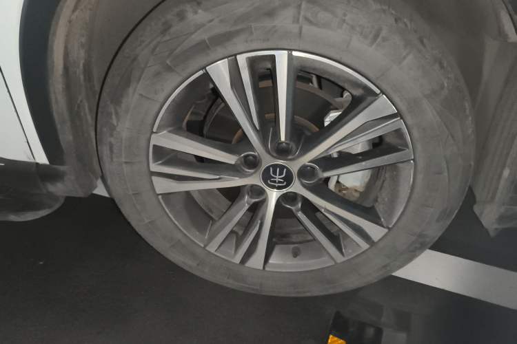 Used BYD Song Pro New Energy 2022 DM-i 51km Prestige Model Right Front Wheel Hub