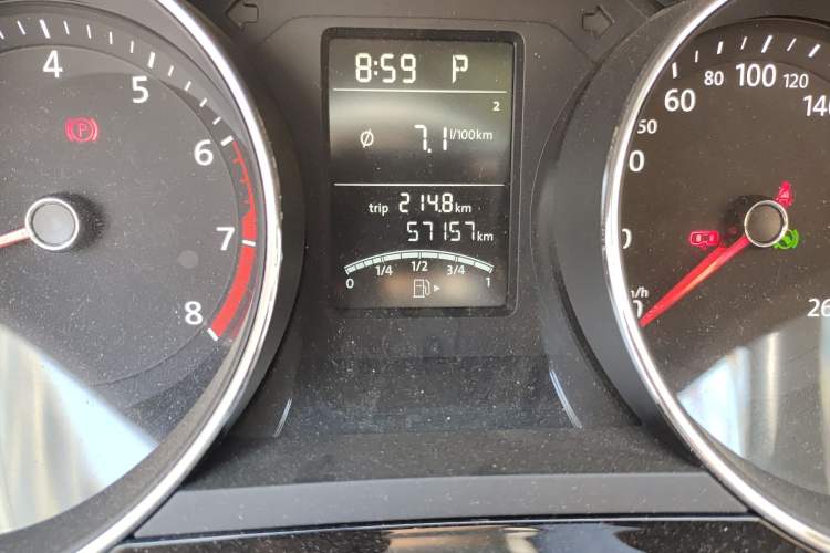 Used Volkswagen Sagitar 2018 1.6L Automatic Comfort Model Odometer Close Up