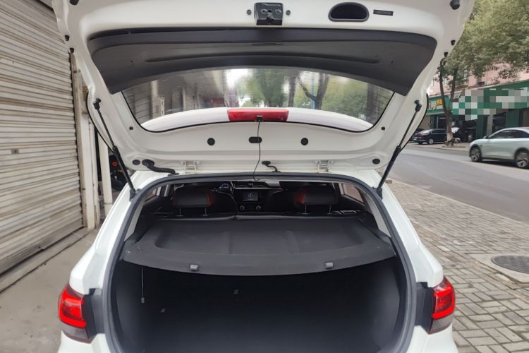 Used Kia KX Cross 2018 1.6L Automatic Dynamic Sunroof Version
