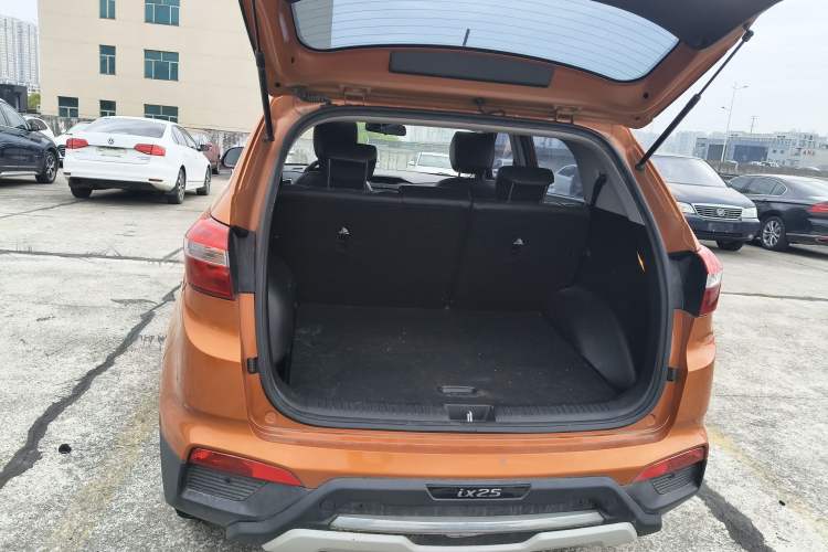 Used Hyundai ix25 2015 1.6L Automatic Two-Wheel Drive Smart GLS Trim Trunk