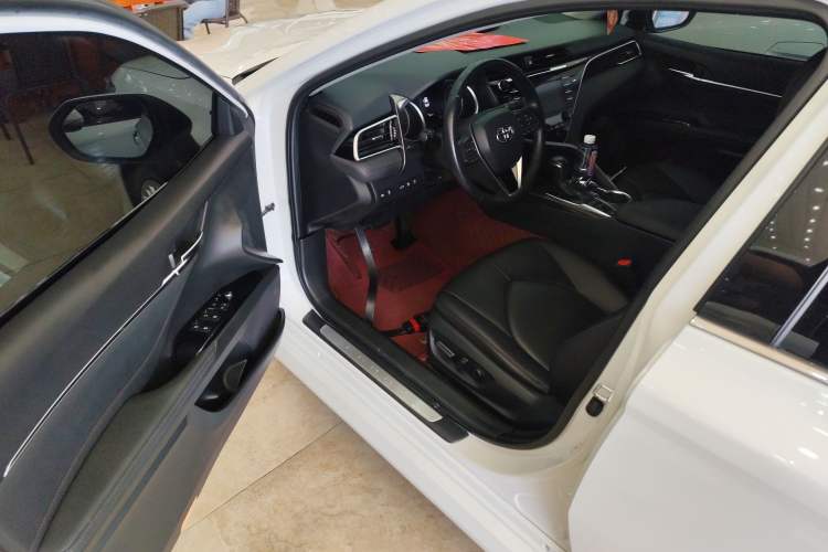 Used Toyota Camry 2018 2.5G Luxury Edition
