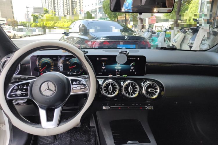 Used Mercedes-Benz A-Class 2019 A 200 Dynamic Edition Center Console