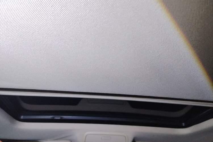 Used Volkswagen Sagitar 2011 1.6L Automatic Comfort Edition Headliner