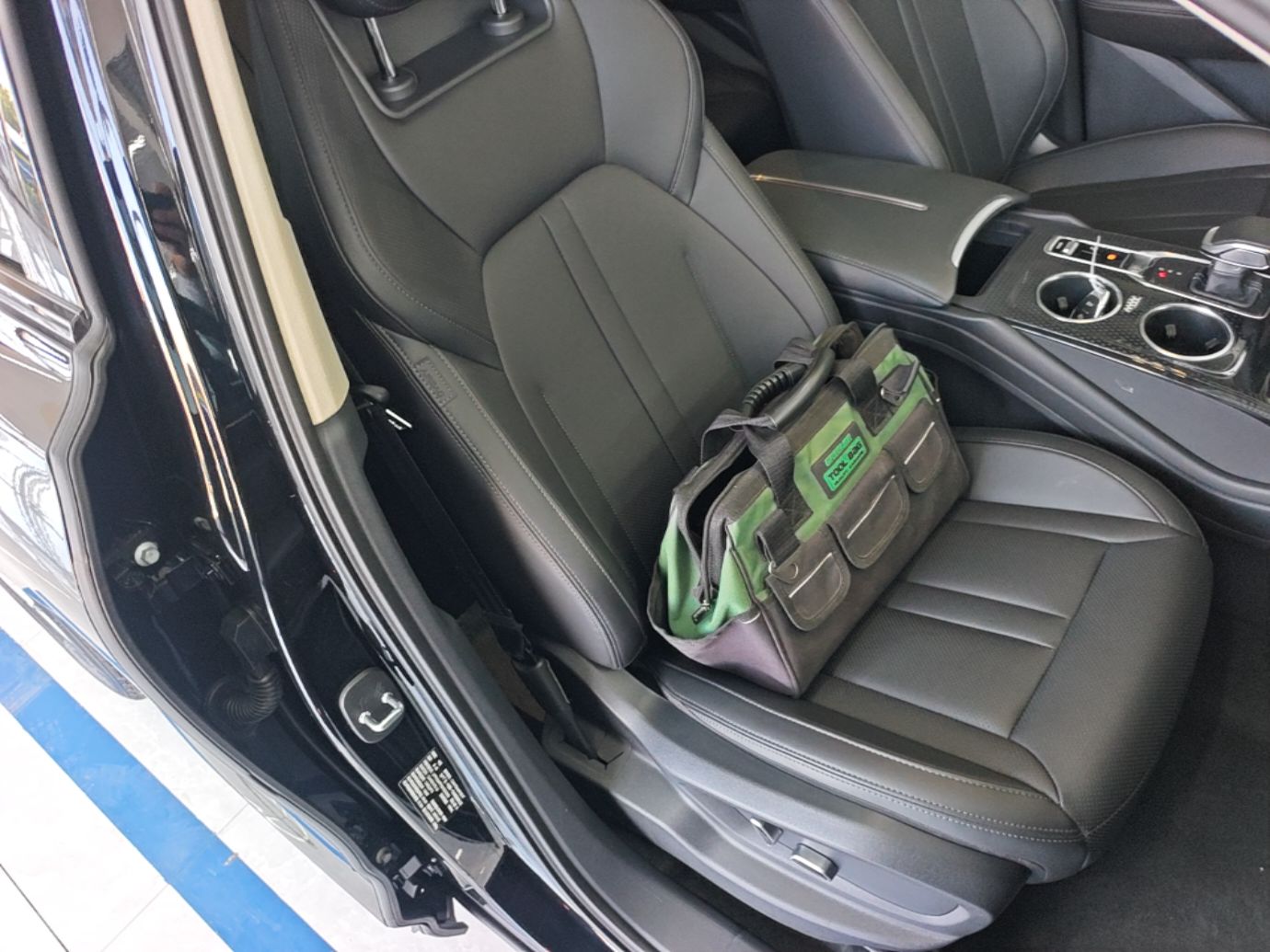 Hongqi HS3 PHEV 2024 PHEV 115km Jingwei Edition — снимка 19