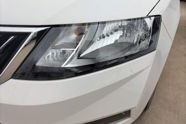 Used Skoda Rapid 2019 1.5L Automatic Comfort Edition China VI Standard