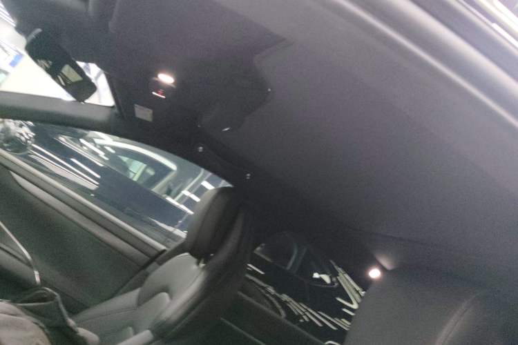 Used Xiaomi Auto SU7 2024 Four-Wheel Drive Ultra-Long Range Advanced Intelligent Driving Max Edition
