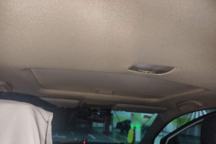 Used Honda CR-V 2016 2.0L two-wheel drive Urban Edition Headliner