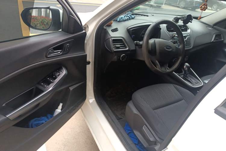 Used Ford Escort 2019 Revised 1.5L Automatic ZhiXiang Version (Tire Pressure Monitoring) China VI Standard
