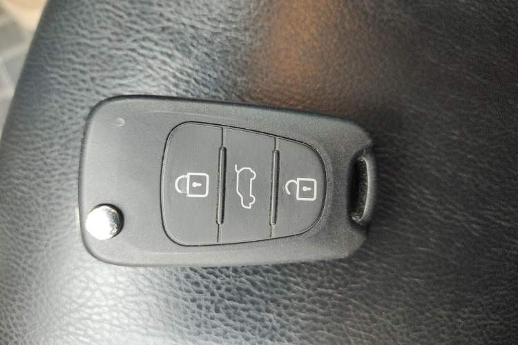 Used Kia K2 2015 Sedan 1.4L MT GLS