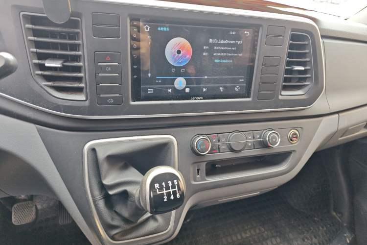 Used SAIC MAXUS Xintu V80 2023 2.0T Manual Classic Aoyuntong Long Wheelbase Mid-Height 6/7/8/9-Seater Audio And AC Panel