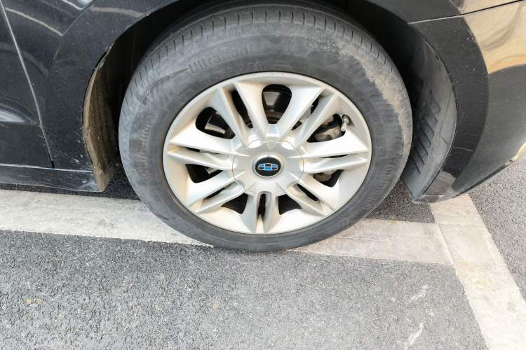 Used Geely Auto Emgrand GT 2015 1.8T Comfort Model Right Front Wheel Hub