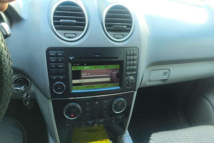 Used Mercedes-Benz M-Class 2010 ML 300 4MATIC