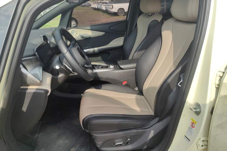 Used BYD Dolphin 2025 Intelligent Driving Version 520km Range Knight Edition Left Front Seat