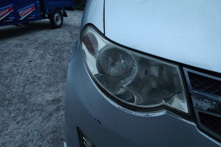 Used Wuling Hongguang 2014 1.5L S Standard Version Right Front Headlight