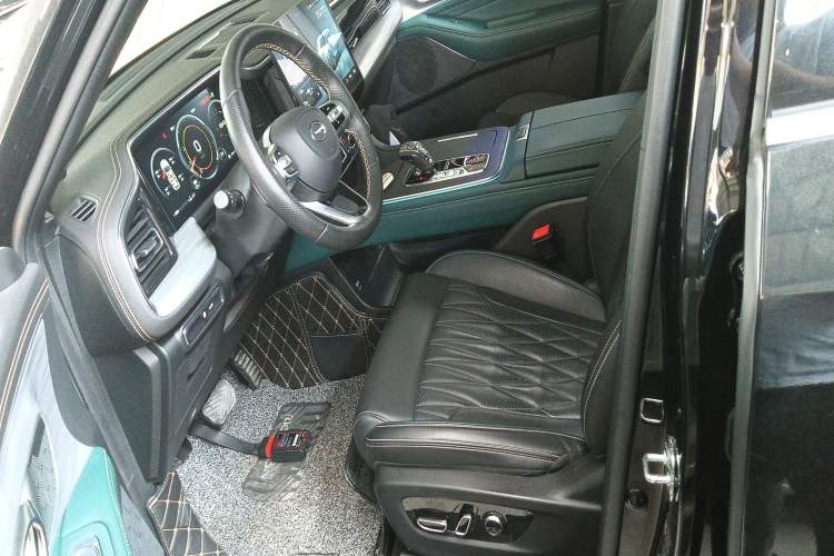 Used GAC Trumpchi GS8 2022 Flagship Series 2.0 TGDI Two-Wheel-Drive Prestige Edition (6-seater) Left Front Seat