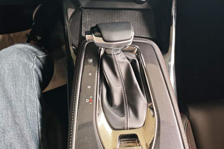 Used CHANGAN OSHAN X5 2021 1.6L CVT Luxury Model Gear Lever