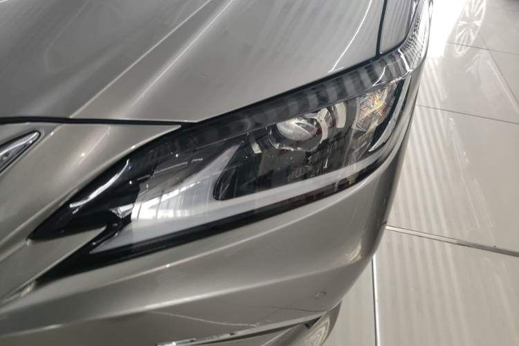 Used Lexus ES 2023 200 Excellence Edition