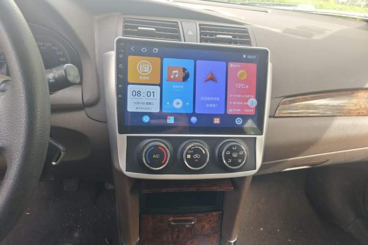 Used Zotye Z300 2016 New Vision 1.5L Manual Entry-Level Model with Sunroof Audio And AC Panel