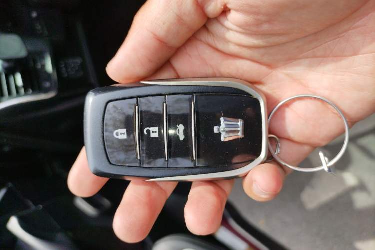 Used Toyota Crown 2015 2.0T Fashion Edition Vehicle Key