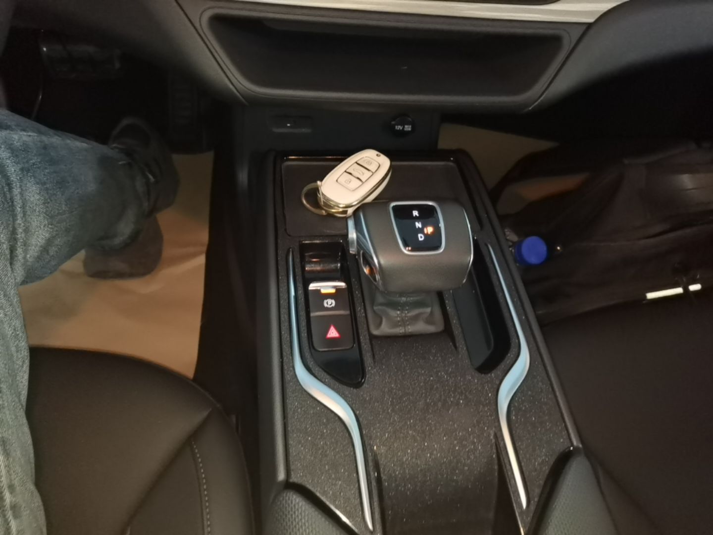 Hongqi E-QM5 2023 620km PLUS — снимка 16
