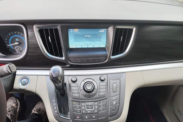 Used Buick GL8 2013 3.0L GT Luxury Business Haoya Edition
