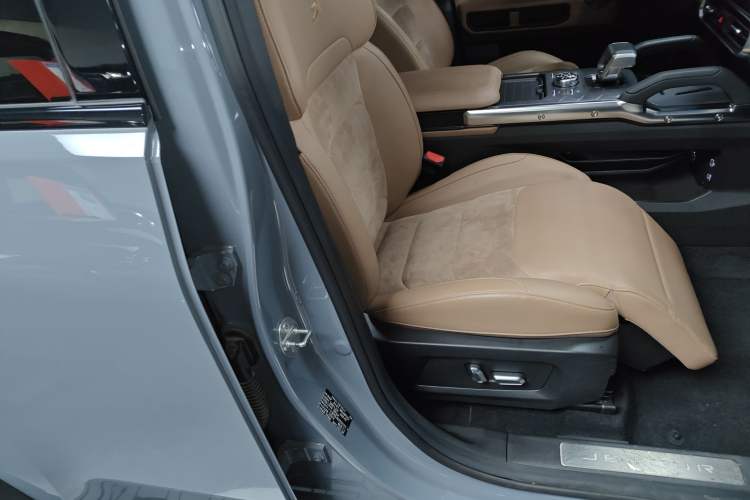 Used JETOUR Traveler 2023 2.0T All-Wheel Drive CrossPRO+
